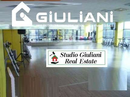 negozio in vendita a Lariano