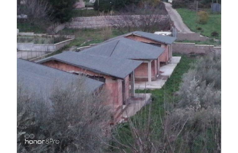 casa indipendente in vendita a Lariano