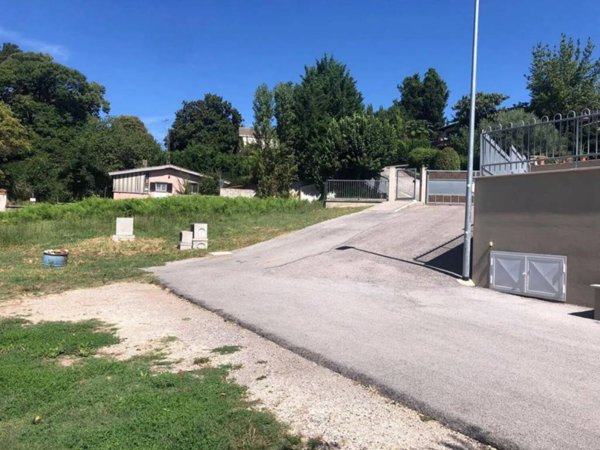 terreno edificabile in vendita a Lariano