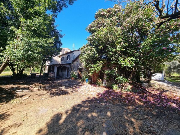 casa indipendente in vendita a Lariano