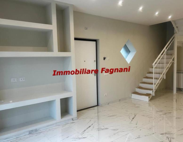 casa indipendente in vendita a Lariano