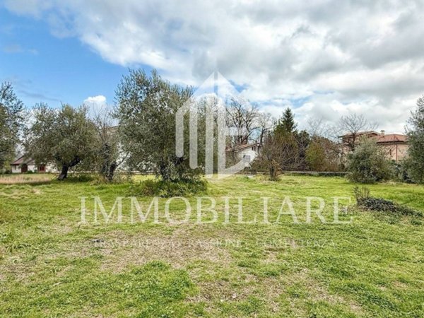 terreno edificabile in vendita a Lariano