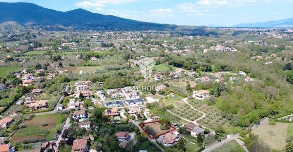 terreno edificabile in vendita a Lariano