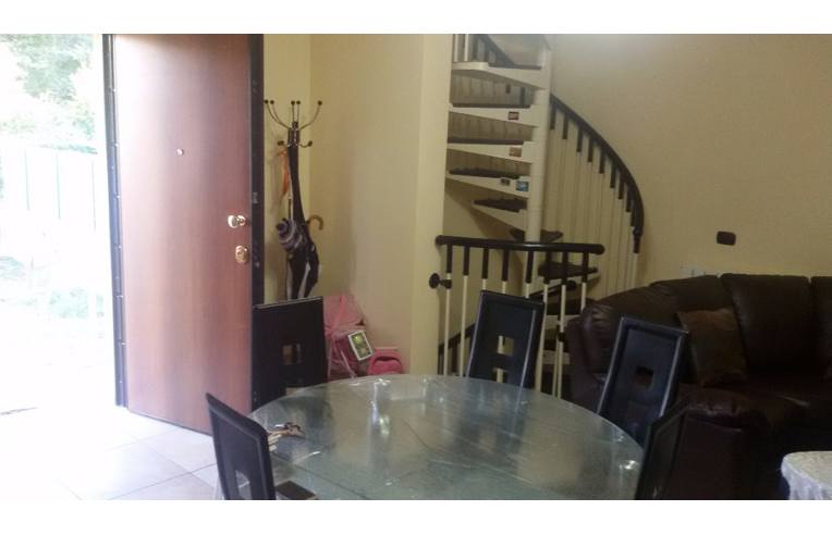 casa indipendente in vendita a Lariano