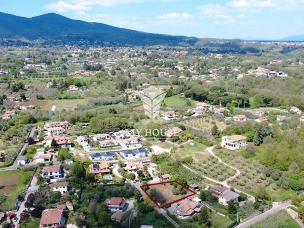 terreno edificabile in vendita a Lariano