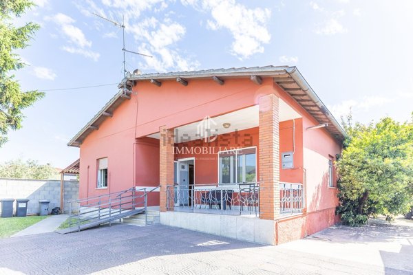 casa indipendente in vendita a Lariano