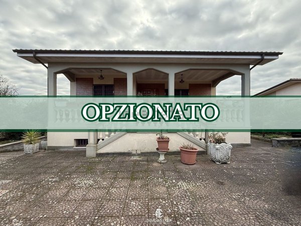 casa indipendente in vendita a Lariano