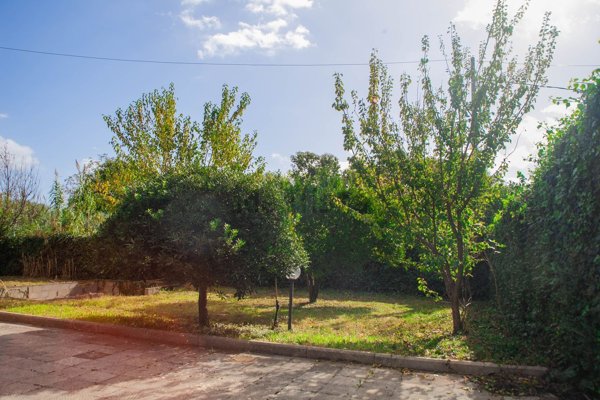 casa indipendente in vendita a Lariano