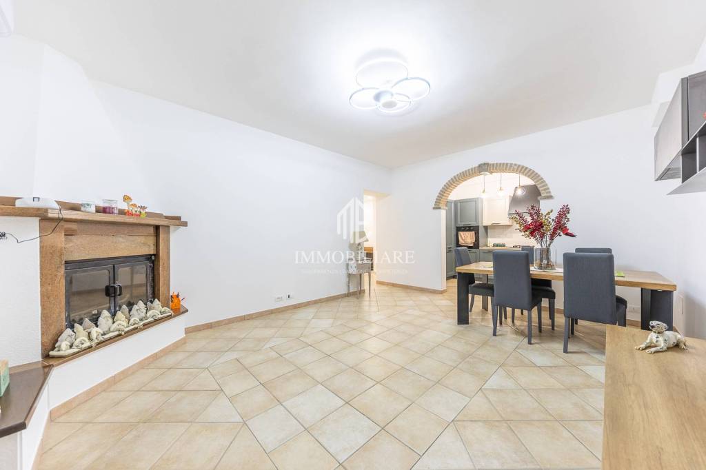 casa indipendente in vendita a Lariano