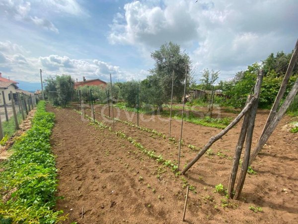 terreno edificabile in vendita a Lariano