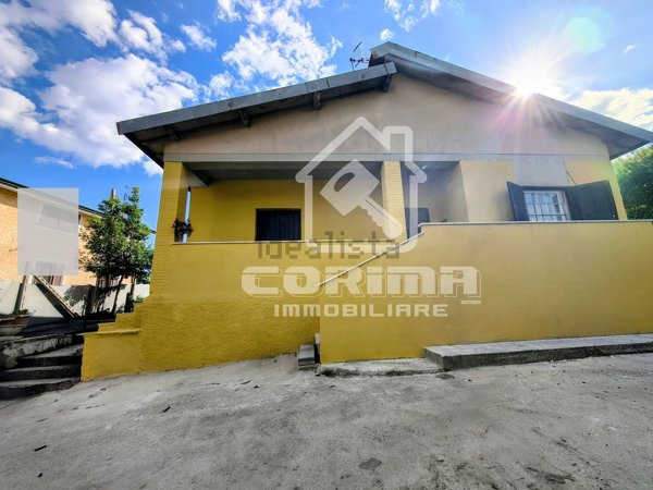 casa indipendente in vendita a Lariano