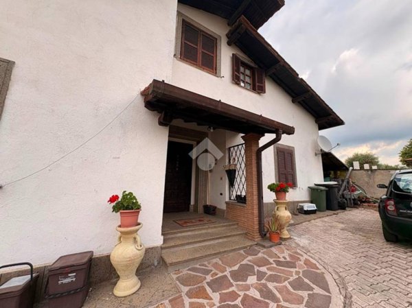 casa indipendente in vendita a Lariano