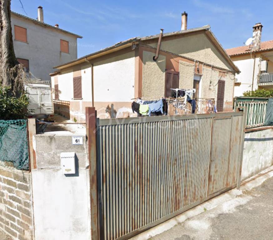 casa indipendente in vendita a Lariano