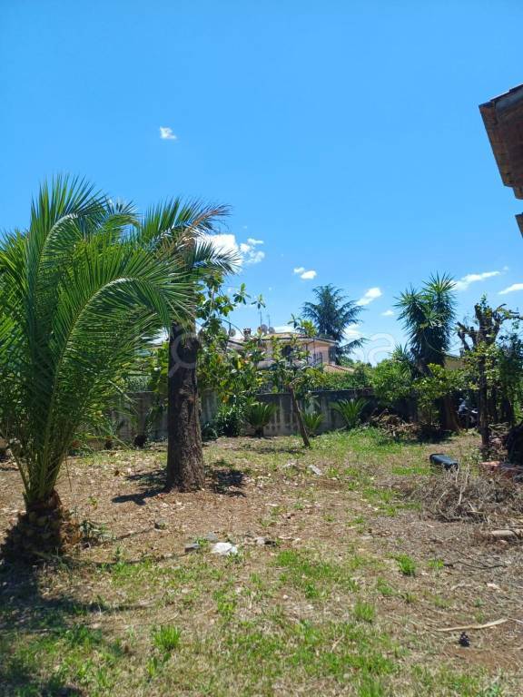 terreno edificabile in vendita a Lariano