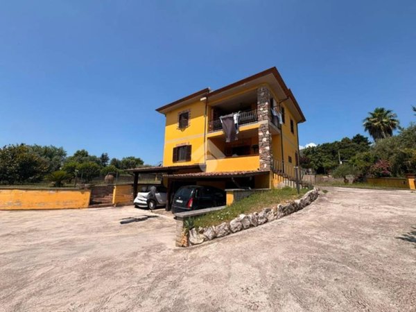 casa indipendente in vendita a Lariano