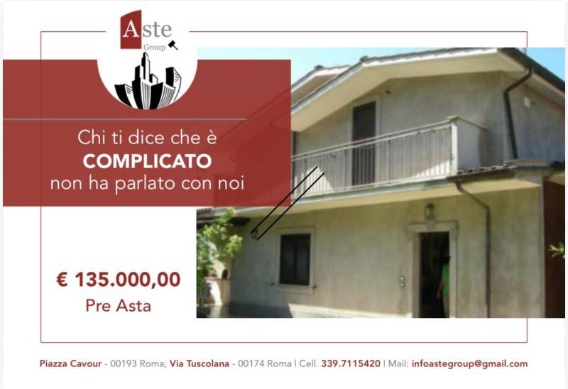 casa indipendente in vendita a Lariano
