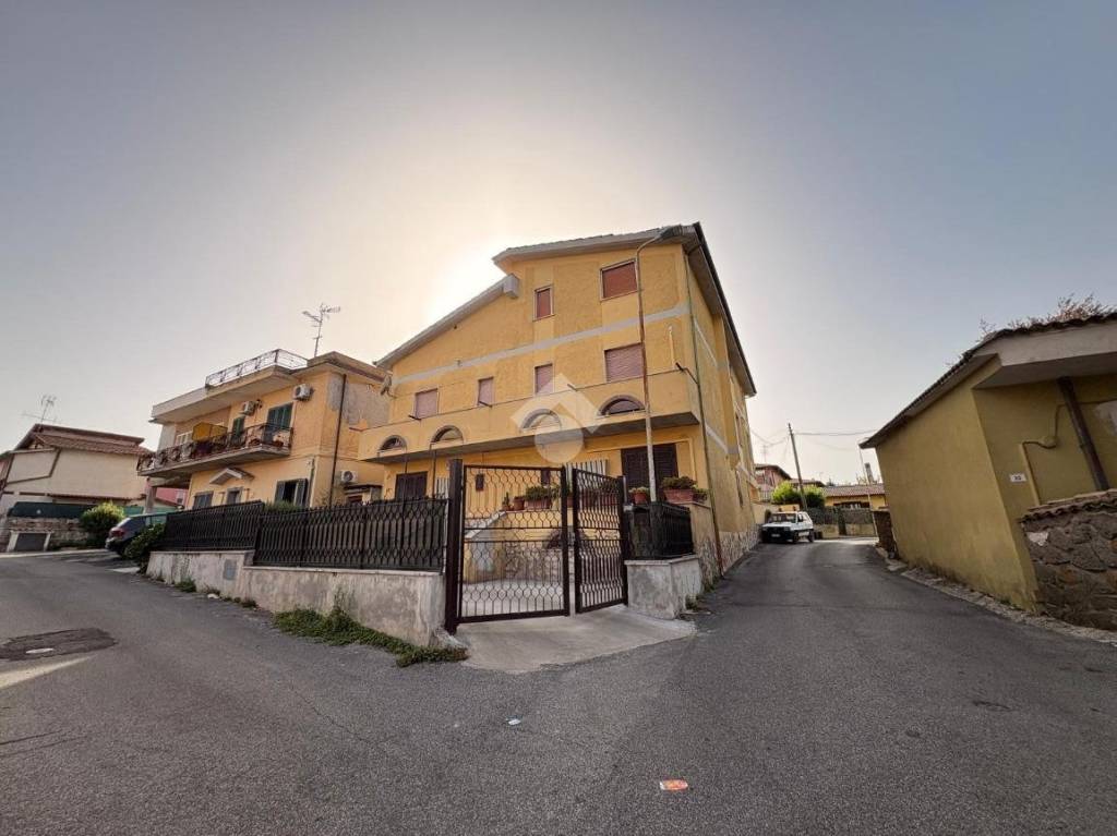 appartamento in vendita a Lariano