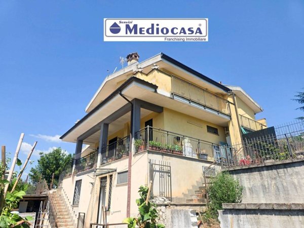 casa indipendente in vendita a Lariano