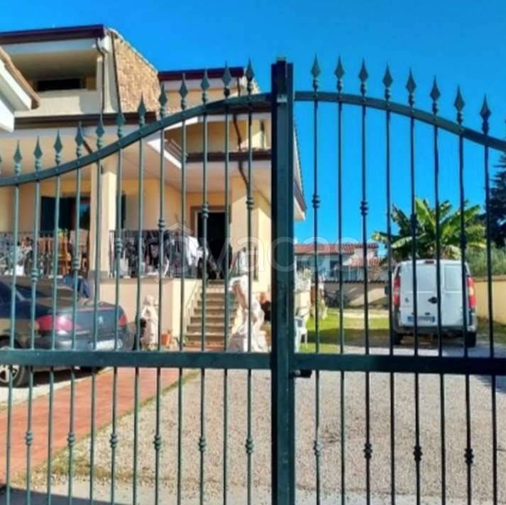 casa indipendente in vendita a Lariano