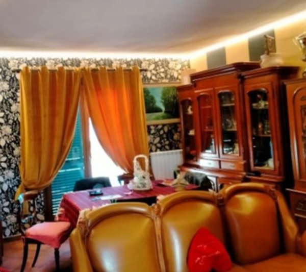casa indipendente in vendita a Lariano