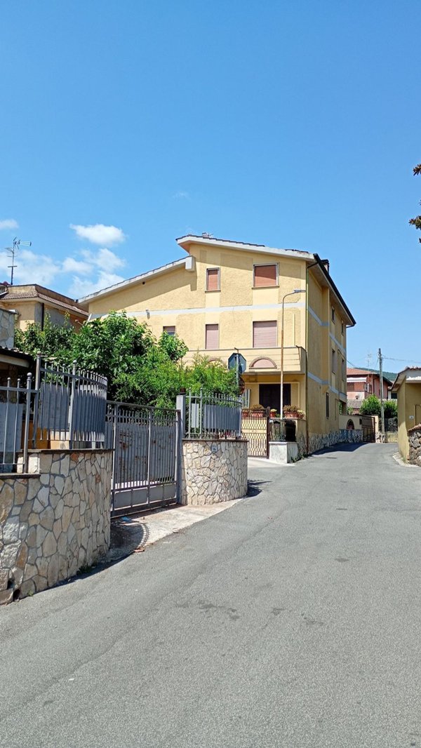 appartamento in vendita a Lariano