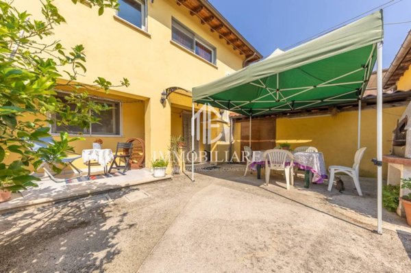 casa indipendente in vendita a Lariano