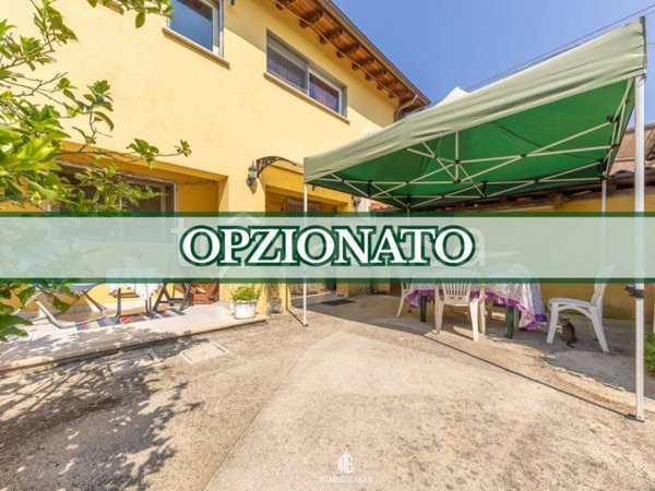 casa indipendente in vendita a Lariano
