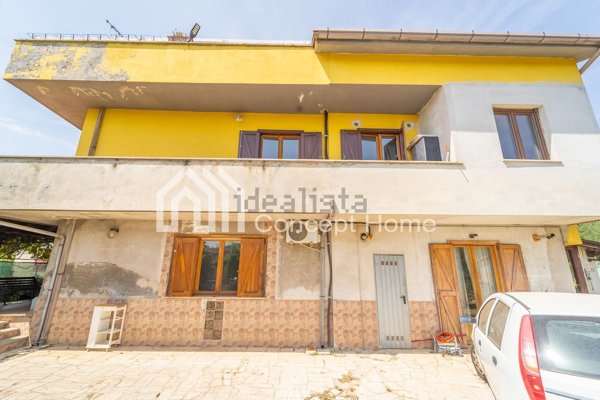 casa indipendente in vendita a Lariano