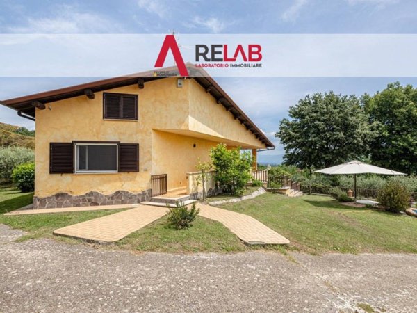 casa indipendente in vendita a Lariano