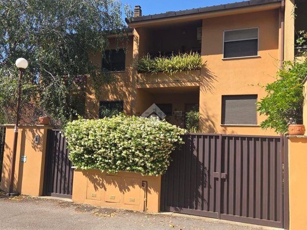casa indipendente in vendita a Lariano