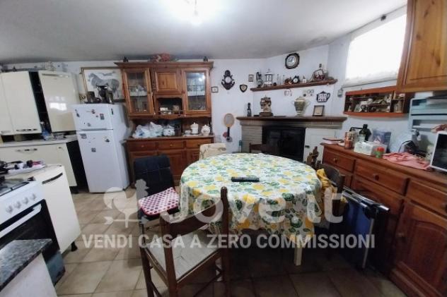 casa indipendente in vendita a Lariano