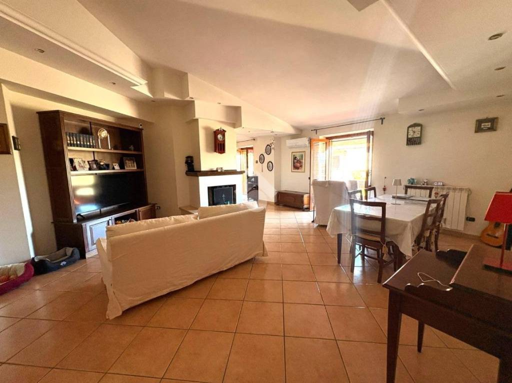 appartamento in vendita a Lariano