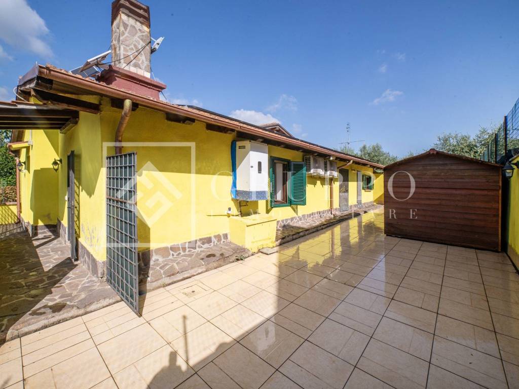 casa indipendente in vendita a Lariano