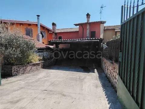 casa indipendente in vendita a Lariano