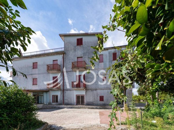 casa indipendente in vendita a Lariano