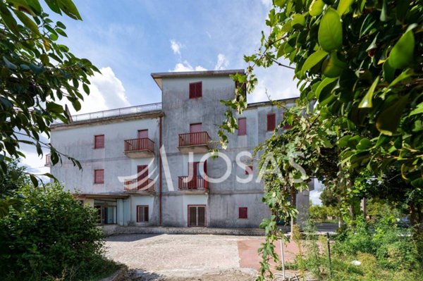 casa indipendente in vendita a Lariano
