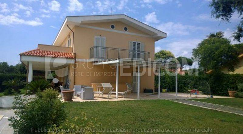appartamento in vendita a Ladispoli in zona Marina di San Nicola
