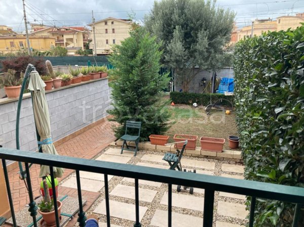 casa indipendente in vendita a Ladispoli