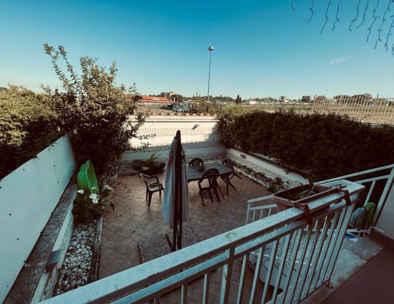 casa indipendente in vendita a Ladispoli