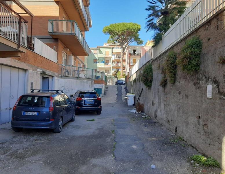 locale commerciale in vendita a Ladispoli