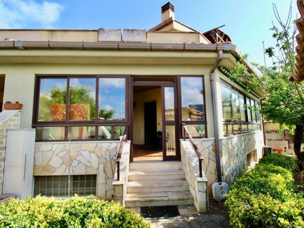 casa indipendente in vendita a Ladispoli