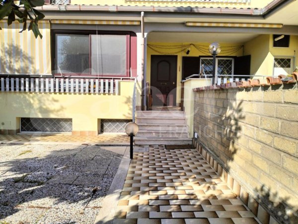 casa indipendente in vendita a Ladispoli