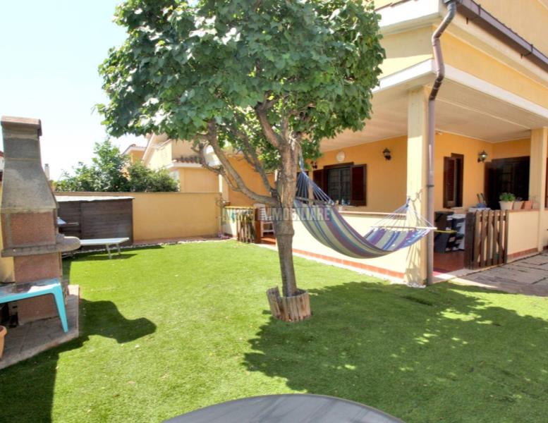 casa indipendente in vendita a Ladispoli