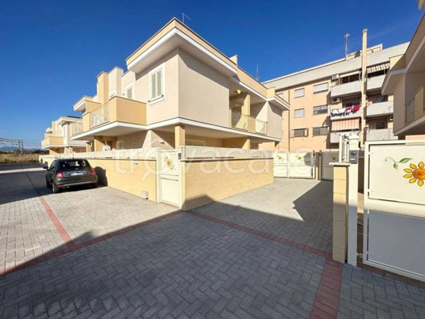 casa indipendente in vendita a Ladispoli