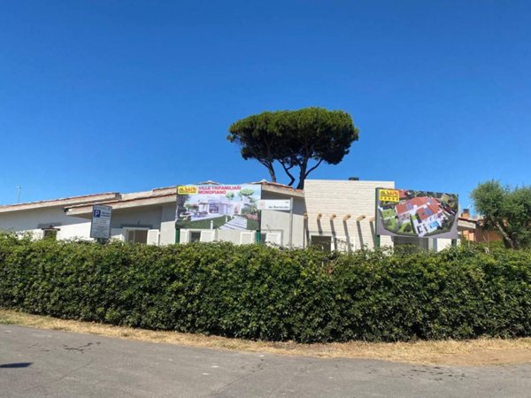 casa indipendente in vendita a Ladispoli in zona Marina di San Nicola