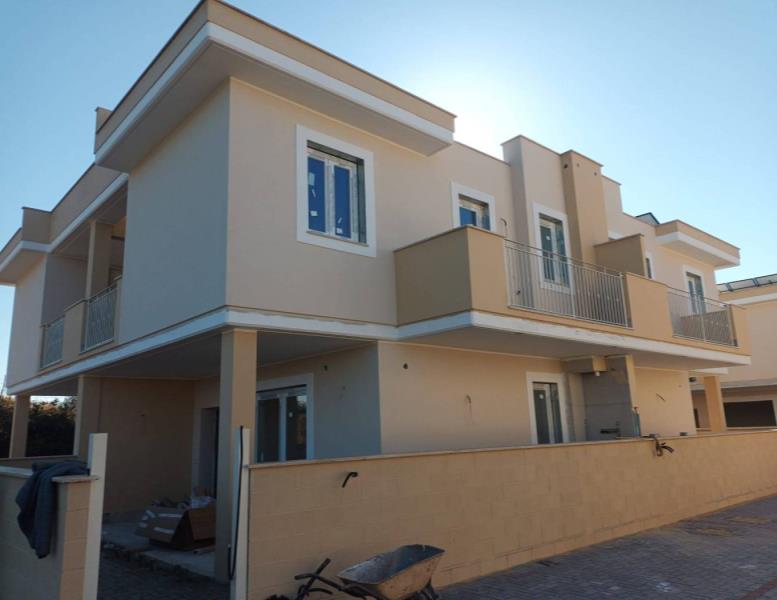 casa indipendente in vendita a Ladispoli