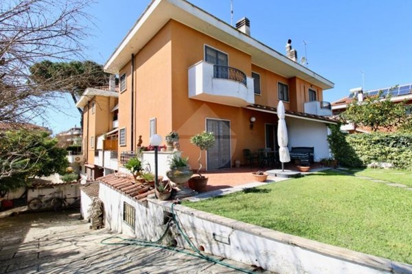 casa indipendente in vendita a Ladispoli