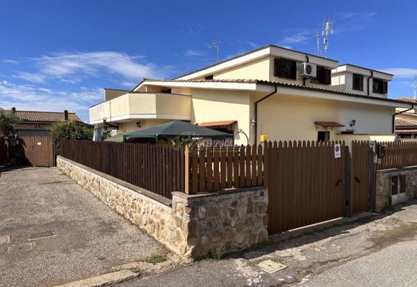 casa indipendente in vendita a Ladispoli