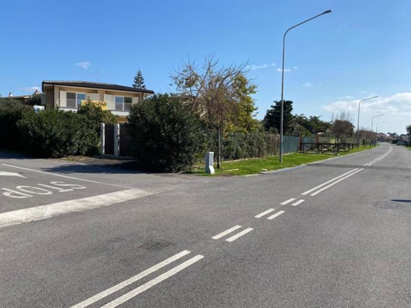 casa indipendente in vendita a Ladispoli in zona Marina di San Nicola
