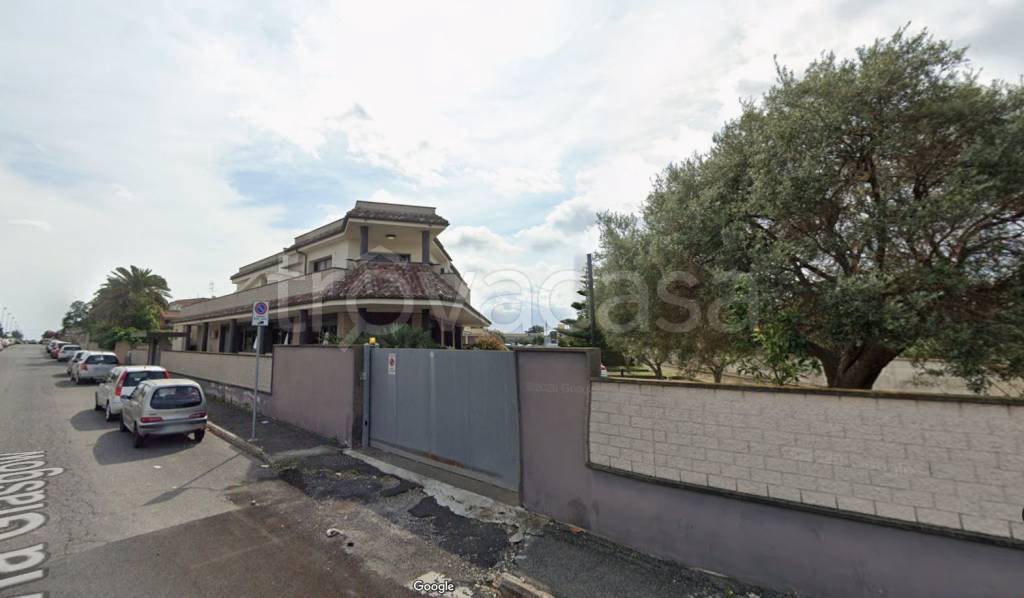 casa indipendente in vendita a Ladispoli
